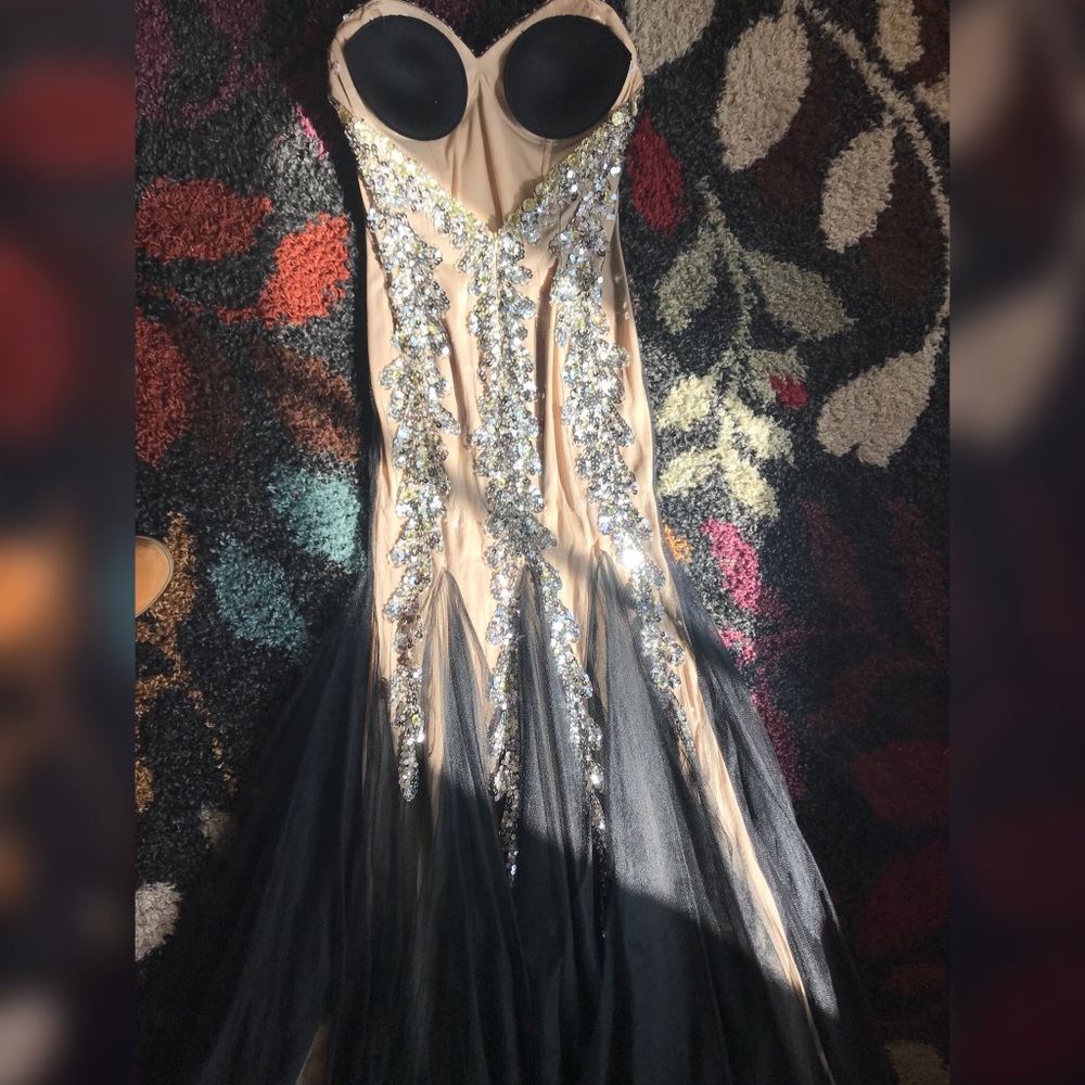 PROM Dress!! - Picture 5 of 6